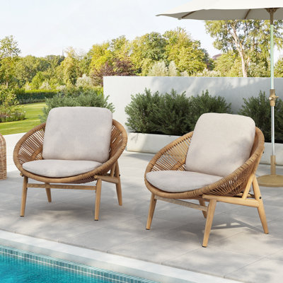Chaise longue d'extérieur en osier brun pâle avec coussin beige, ensemble de 2