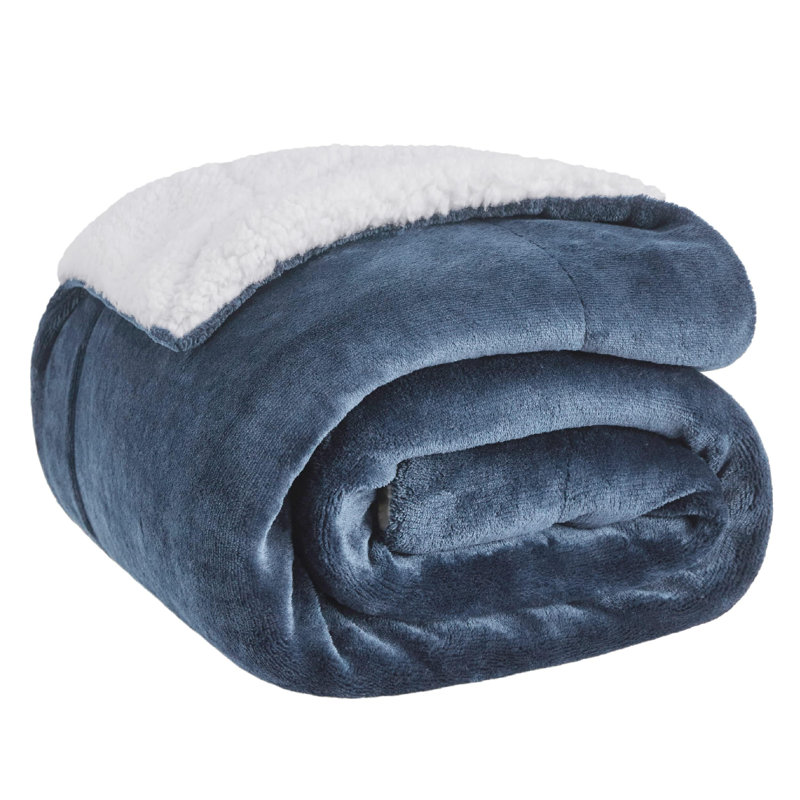 Bedsure Soft Sherpa Fleece Throw Blanket, 270cm x 270cm, Jadeite