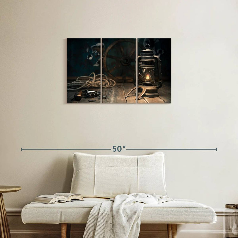 Lelar Western Style, 20" H x 33" W