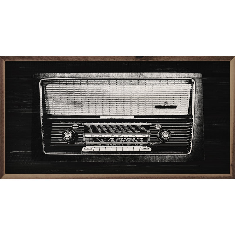 Radio en noir et blanc, H 8 po x l 16 po