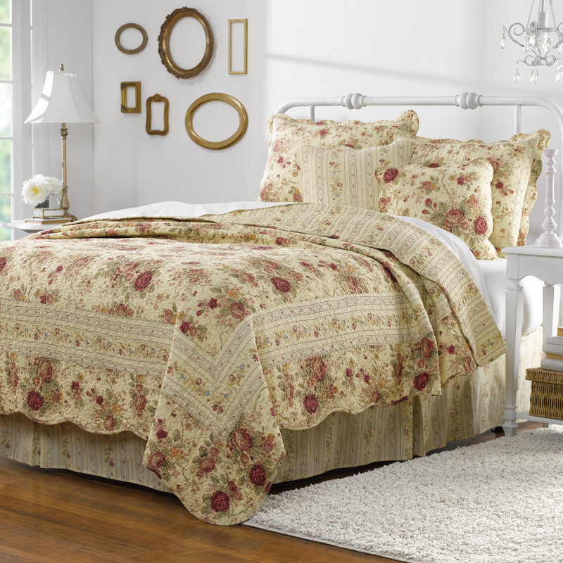 Antique Rose Cotton Reversible Quilt Set with Throw Pillows, Full/Queen Quilt + 2 Shams + 2 Throw Pillows, Beige