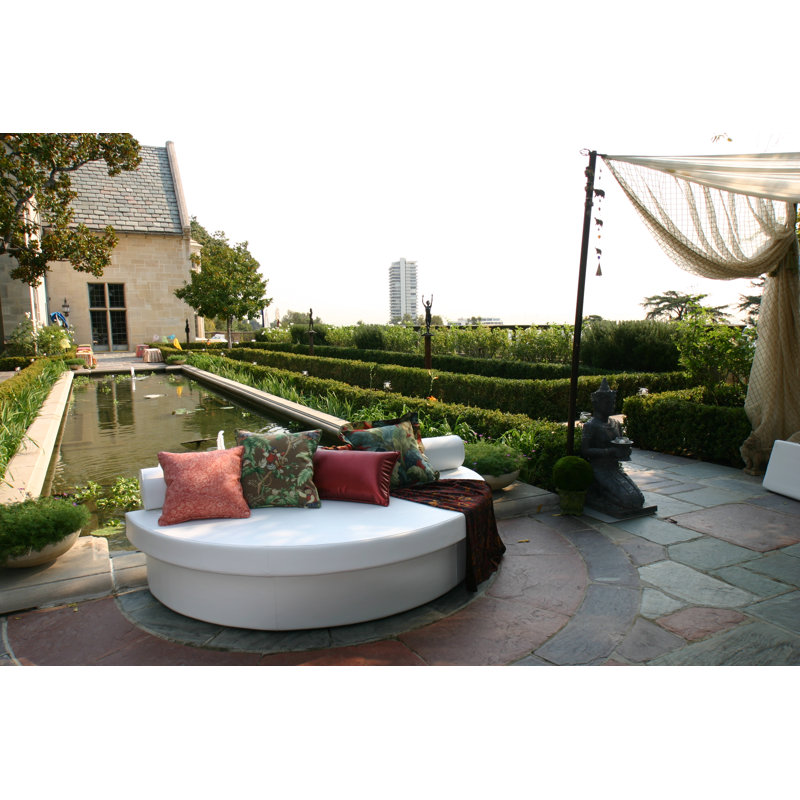 ClubNow Outdoor 4 - Seat Patio Daybed, Chill White