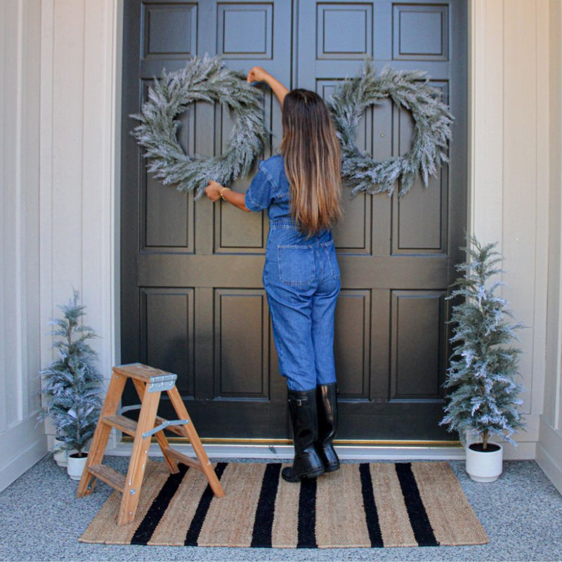 30" Flocked Cedar Wreath
