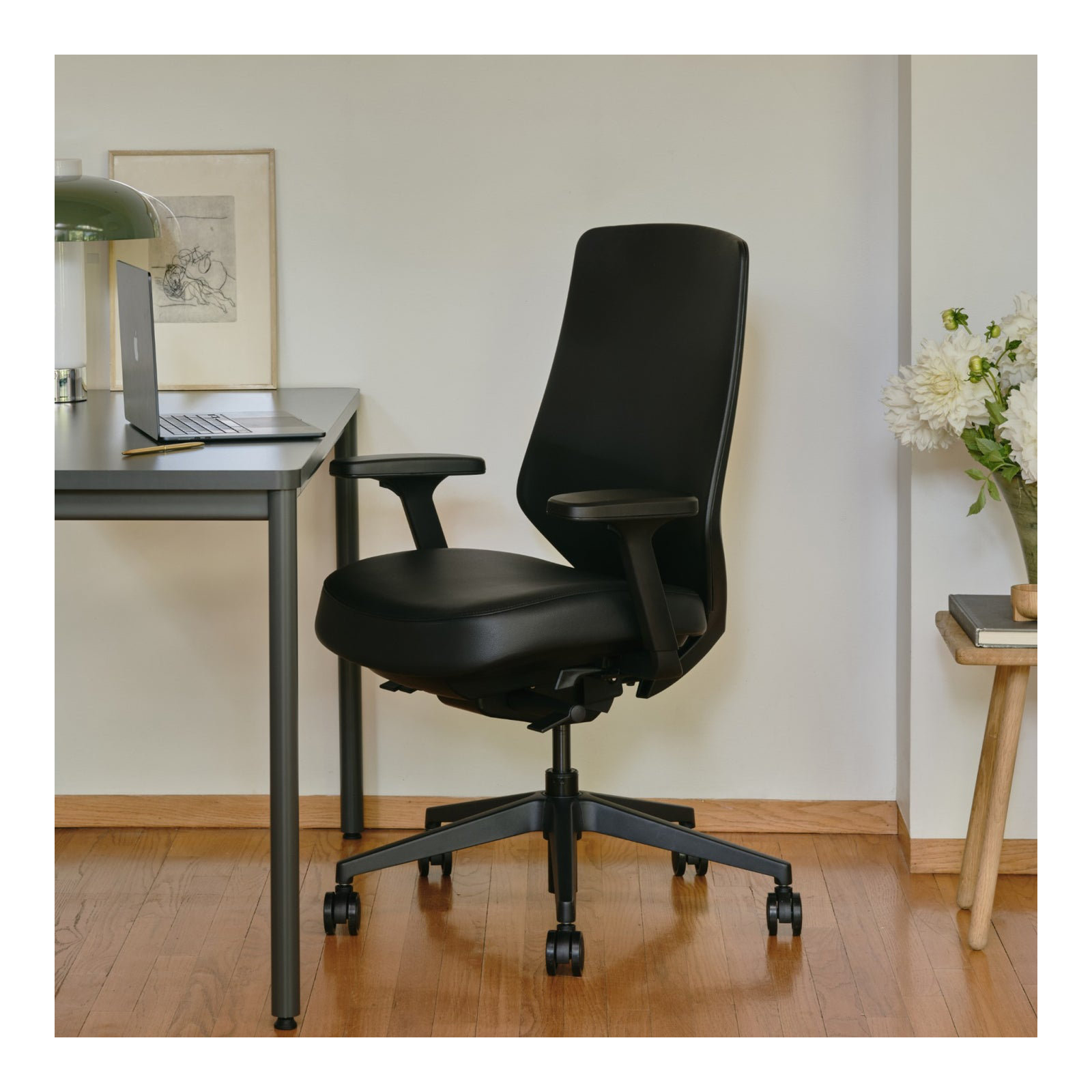 Ergonomic Chair Pro - Vegan Leather, Black, Black