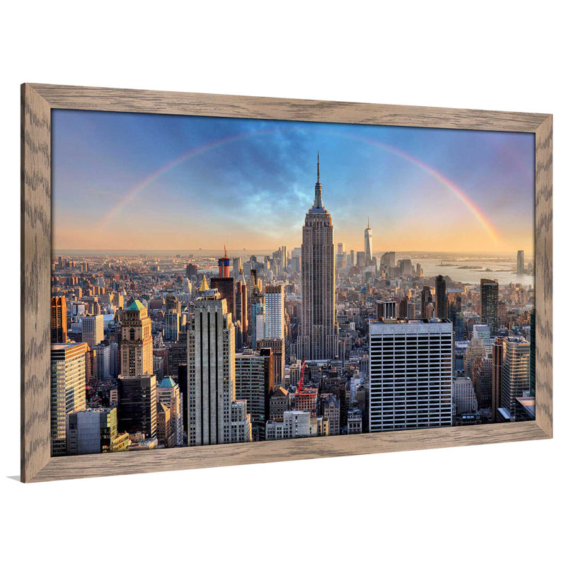 «NYC Rainbow», reproduction de photo encadrée, H 27,5 po x l 39,5 po x P 0,75 po, Cadre taupe délavé