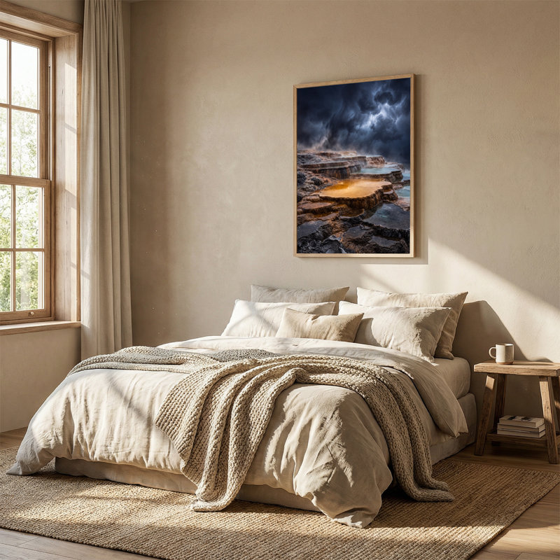 Toile orange orangée sous un ciel orageux avec éclair, H 48 po x l 32 po