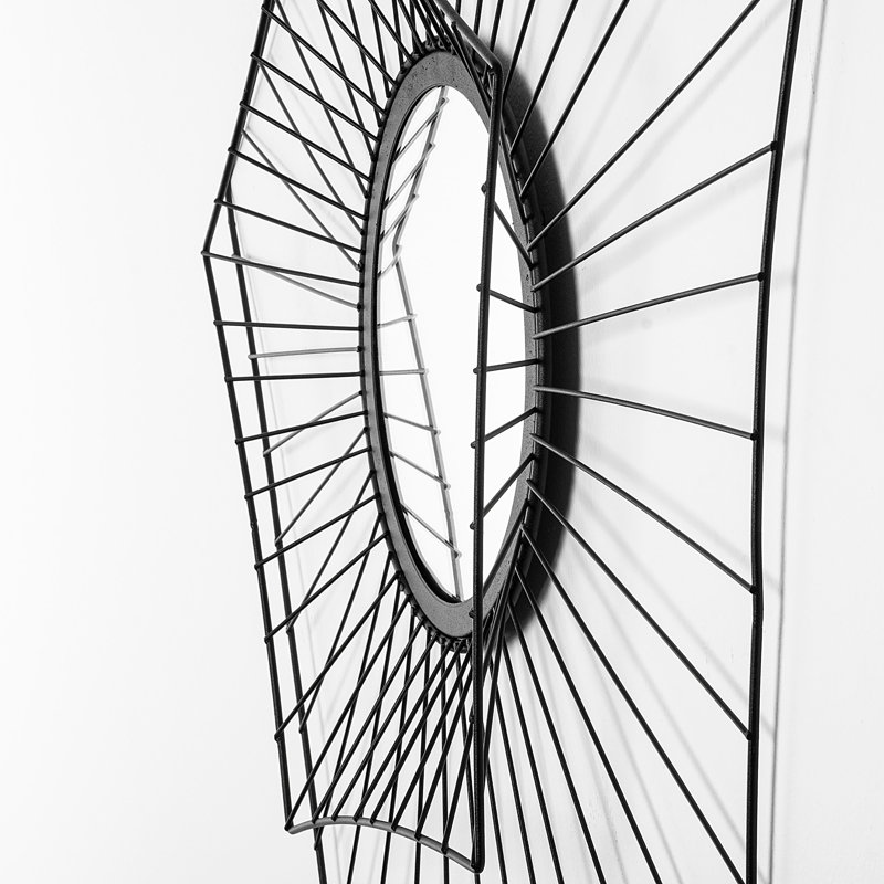 Miroir décoratif élégant, métal noir, 31,5 po x 2,4 po x 31,5 po | Fabrication 100% métal durable | Parfait pour le salon, la chambre à coucher ou le vestibule | Art mural élégant et fonctionnel