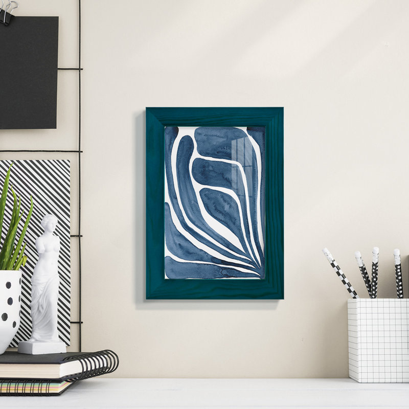 «Blue Stylized Leaf I», impression sur papier, H 7 po x l 5 po x P 1 po, Bleu