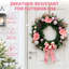 Couronne de Noël 24 po avec 20 lumières DEL, fleur de pin, boule et boule pour porte d'entrée, manteau de cheminée et décoration de fenêtre 24 po
