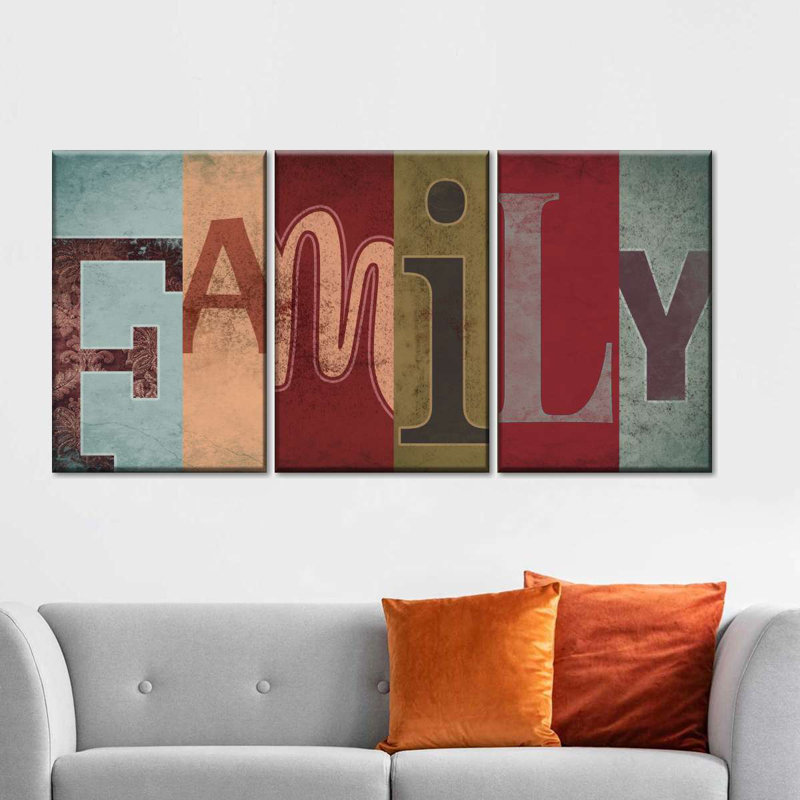 «Family Typographie I», reproduction sur toile, H 32 po x l 15 po x P 1,25 po