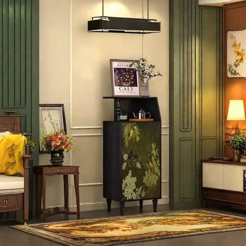 Armoire en noyer avec rangement spacieux