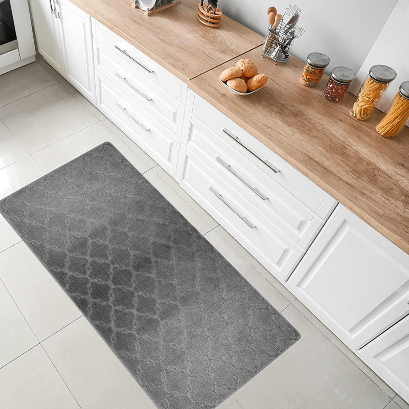Geometric Synthetic Non-Skid Kitchen Mat, Rectangle 2'8" x 5'4", Grey