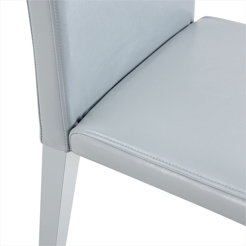 Deux chaises de salle à manger en polyuréthane gris clair (seulement les chaises)