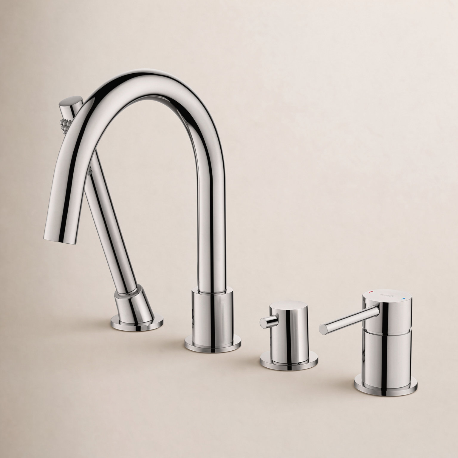 Circular Deck-Mounted Tub Filler with Diverter, Chrome