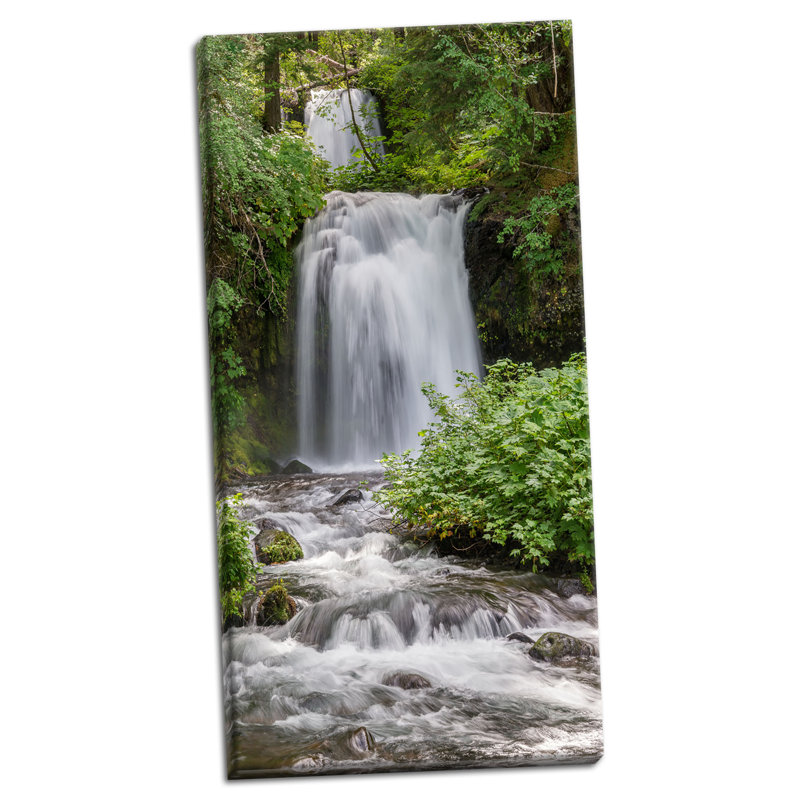 « simple chutes », reproduction de photo, H 36 po x l 18 po x P 0,75 po, Toile tendue
