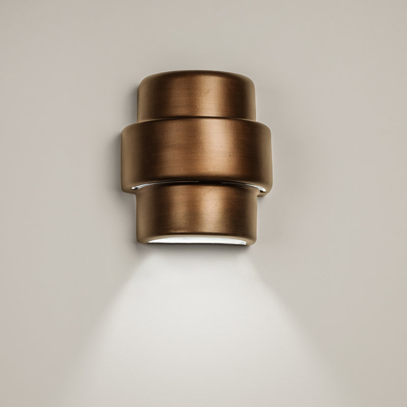Applique murale Chiyeko en céramique, ampoule DEL incluse, H 9 po x l 8 po x P 5 po, Bronze huilé