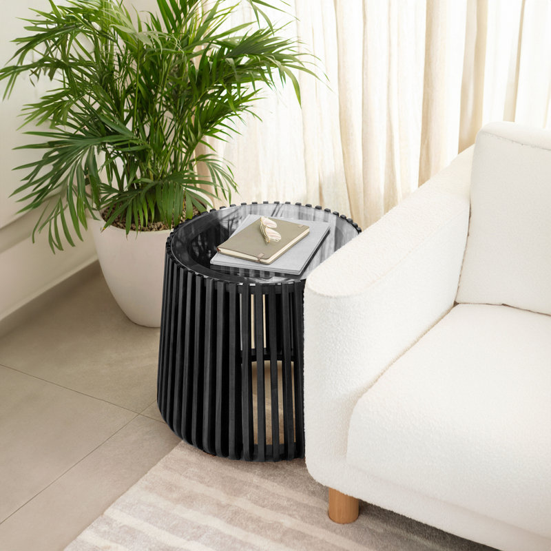 Table d'appoint en acacia Pinkney, Plateau chromé / base noire