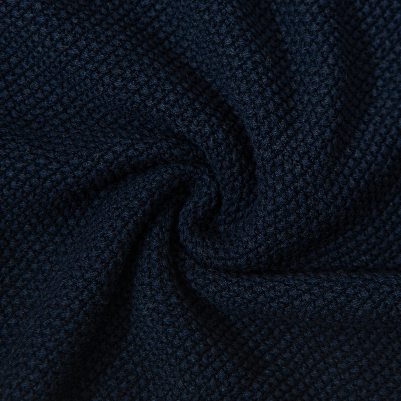 Jeté en tricot de câble en coton NTBAY, couverture décorative très douce pour canapé, L 51 po x L 67 po, Bleu marine