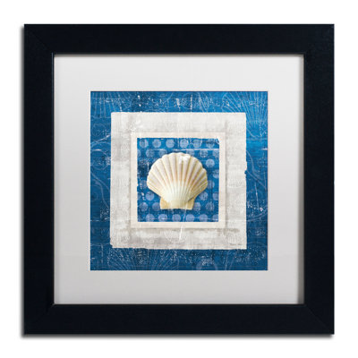 Maeda «Sea Shell III on Blue» par Belinda Aldrich, impression encadrée