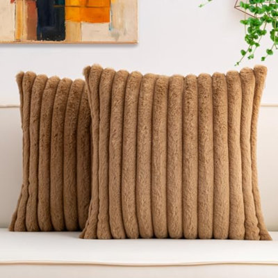 Ensemble de 2 housses de coussin en fausse fourrure de Noël 24 x 24 pouces, café