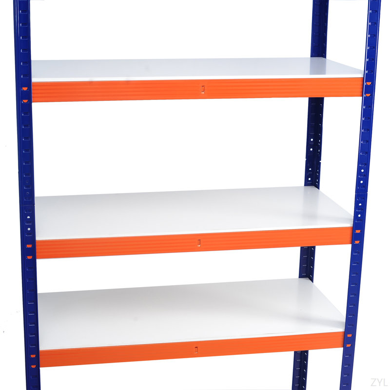 Capacité de rangement pour les tablettes de garage