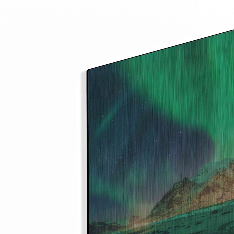«Aurora Over Snowy Mountains» par Luxe, H 24 po x l 24 po
