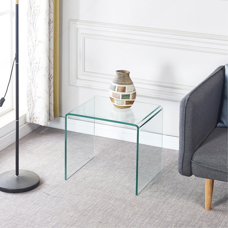 Petite table d'appoint et de bout en verre transparent