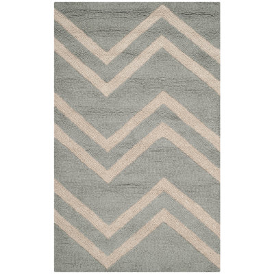 Sanyla Hand Tufted Wool/Cotton/Latex Chevron Rug in Gray/Beige