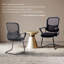 Chaise d'invité en filet avec base en métal et rangement, idéale pour les bureaux et les salles de conférence-132787998