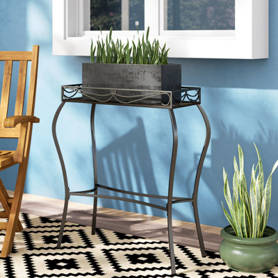 Arvi Plant Stand