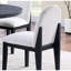 Ensemble de salle à manger 5 pièces comprenant une table ronde avec une base conique et 4 chaises d'appoint rembourrées, style contemporain, surface lisse, table blanche noire, base, petits dîners en tissu recouverts de tissu