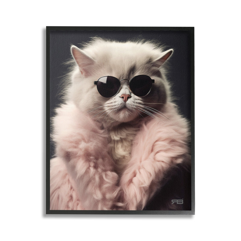 Chat en fourrure encadrée, estampe numérique par RB, H 20 po x l 16 po, Giclée encadrée noir minuit