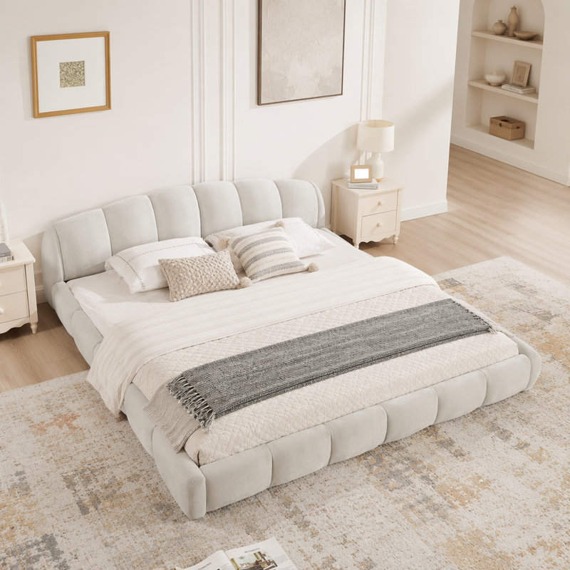 Élégante base de lit tapissier en chenille élégante, tête de lit épaisse incurvée et pied de lit enveloppé, lit de plancher à profil bas, aucun sommier requis, assemblage facile