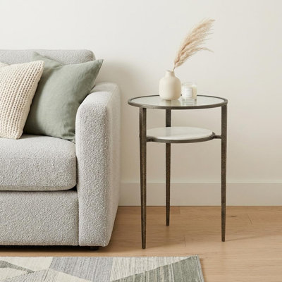  Table de bout ronde contemporaine en bronze et verre transparent de 23 po avec tablette Contemporary