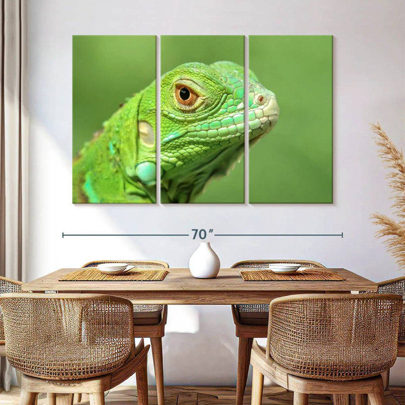 Green Lizard Closeup, 42" H x 65" W