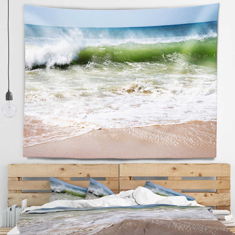 Tapisserie du ciel et des vagues de la mer rugissante, H 32 po x l 39 po