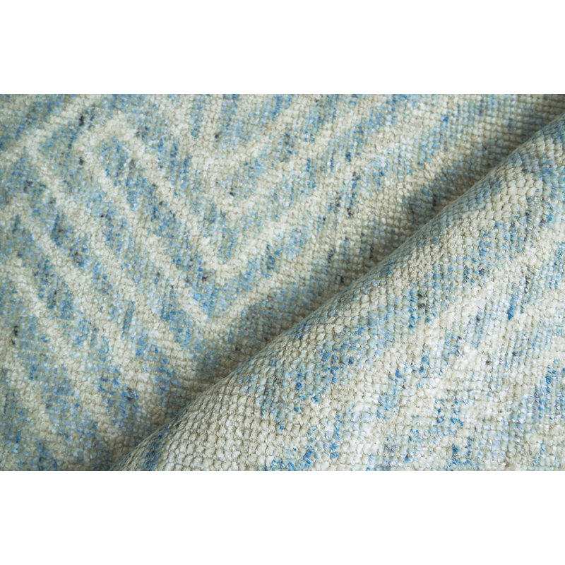 Eaton Chevron Area Rug, Rectangle 6' x 9'