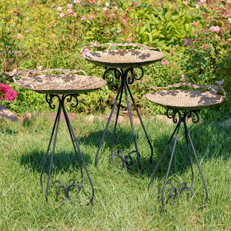 Emaliya Iron Birdbath