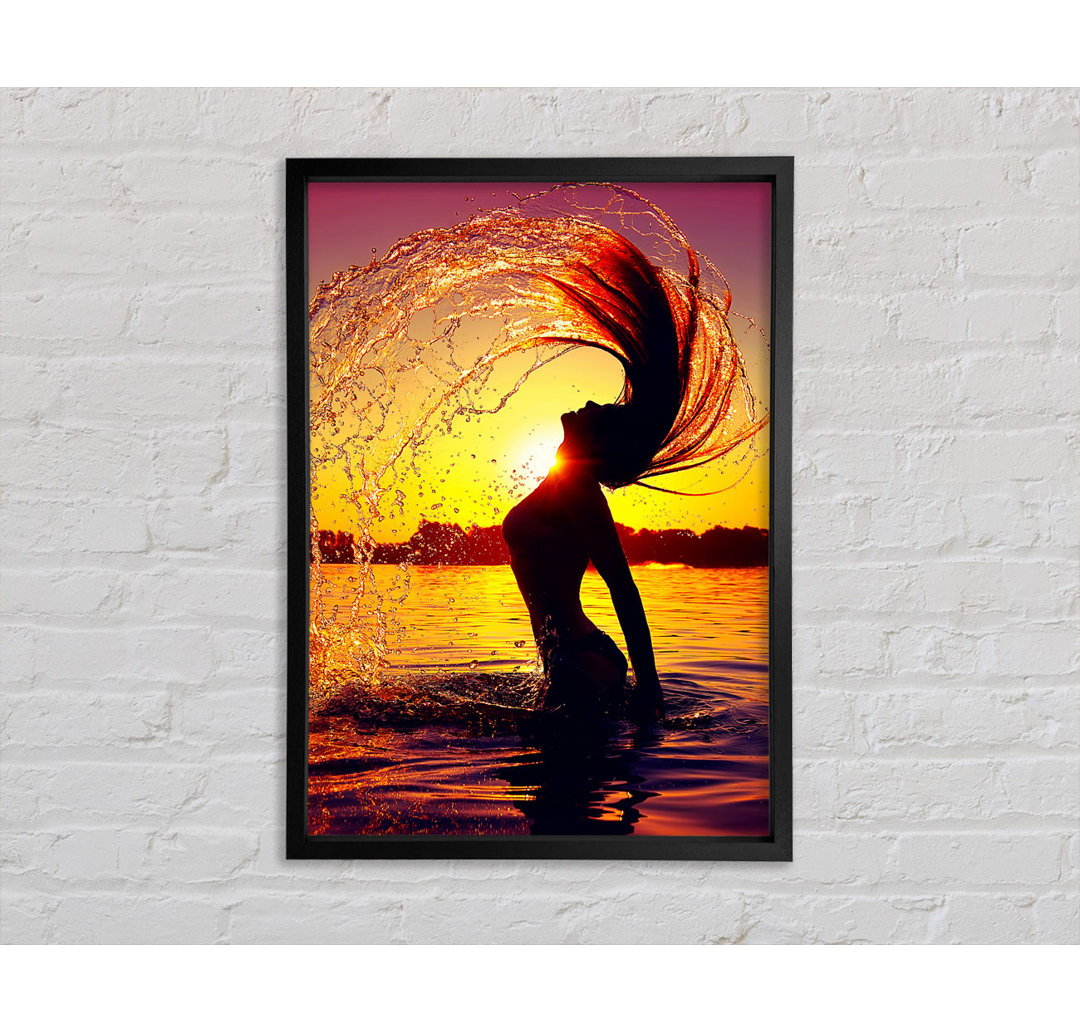 Sunset Woman Ocean Splash - Einzelbildrahmen Kunstdrucke auf Leinwand