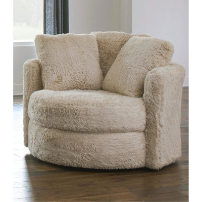 Fauteuil contemporain crème/beige à accoudoirs droits, revêtement en chenille, structure en bois massif, dossier à coussins amovibles, coussins décoratifs, 124,5 cm L x 124,5 cm l x 96,5 cm H, pour salon, 1 pièce, revêtement de dossier et d'assise