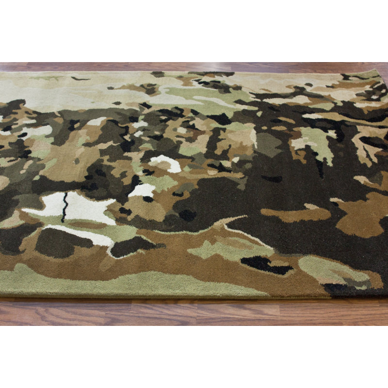 Tapis vert touffeté à la main Charboneau Splatter Army, Rectangle 5' x 8'