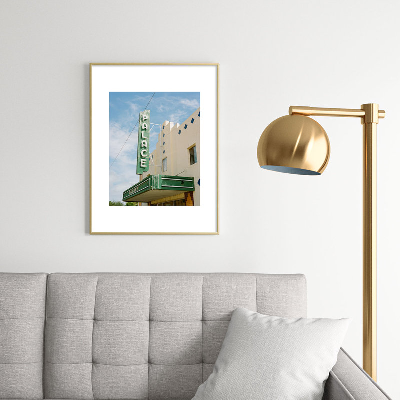 Bethany Young, photographie de Marfa Palace sur film, reproduction d'art encadrée, Or, H 24 po x l 18 po