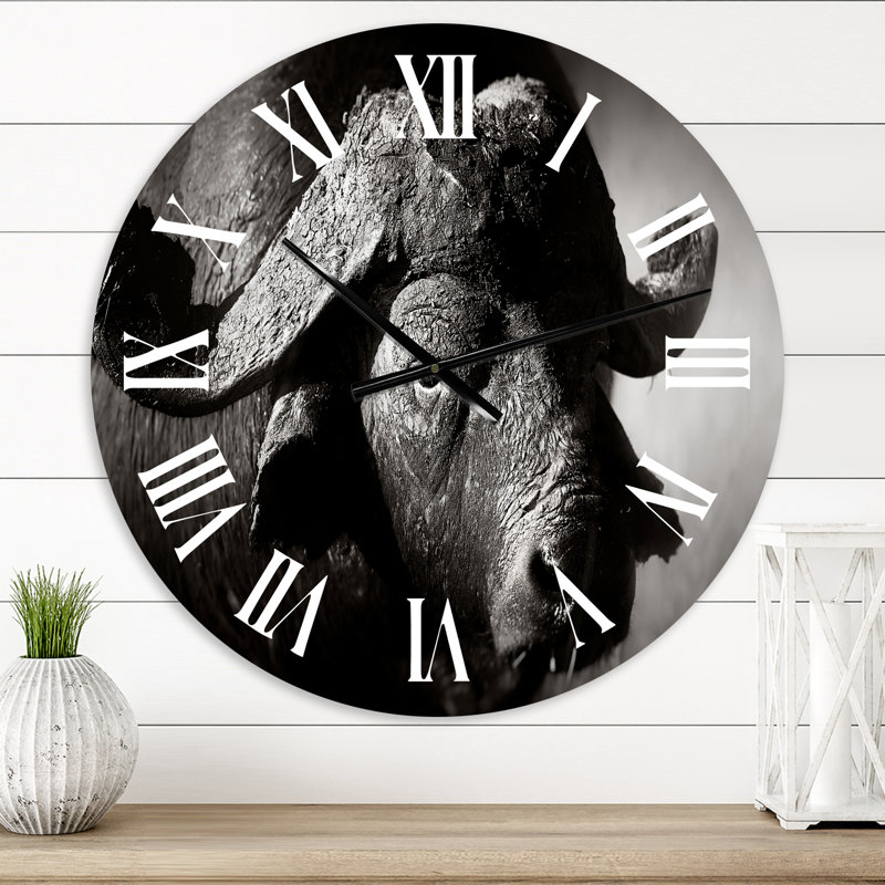 Portrait monochrome de Buffalo II - Horloge murale de ferme, Petit