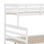 Lit simple superposé au-dessus de grand lit simple avec lit gigogne, lit superposé en bois massif avec échelle-124896468
