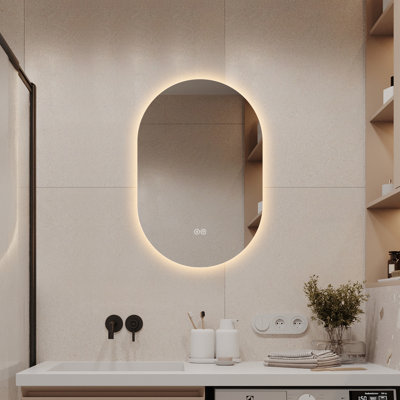 Miroir mural moderne en forme de gélule, anti-buée et arrêt automatique après 2 heures, couleur vraie CRI élevée, support de sécurité pour le vestiaire du salon de coiffeuse