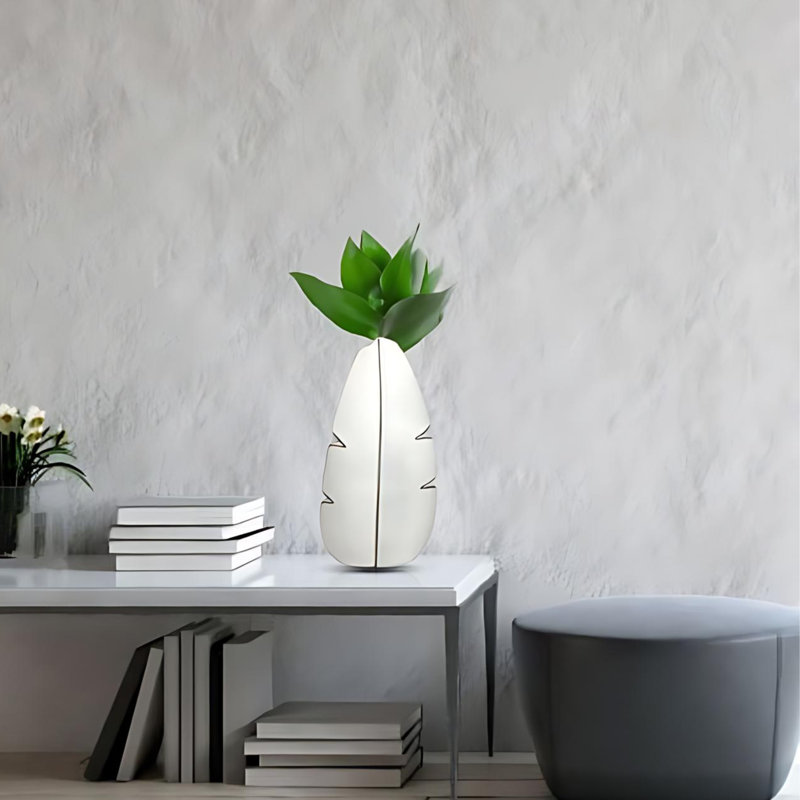 Brasuell Polyresin Table Vase