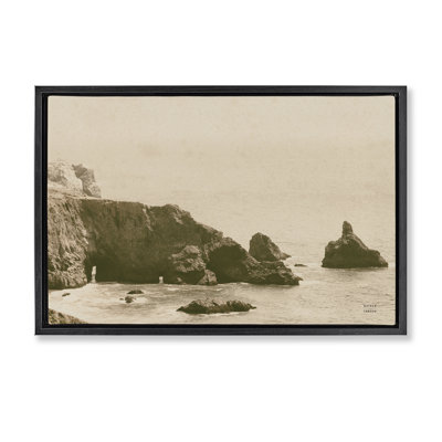 «Passing Through Cove», toile flottante encadrée par Nathan Larson