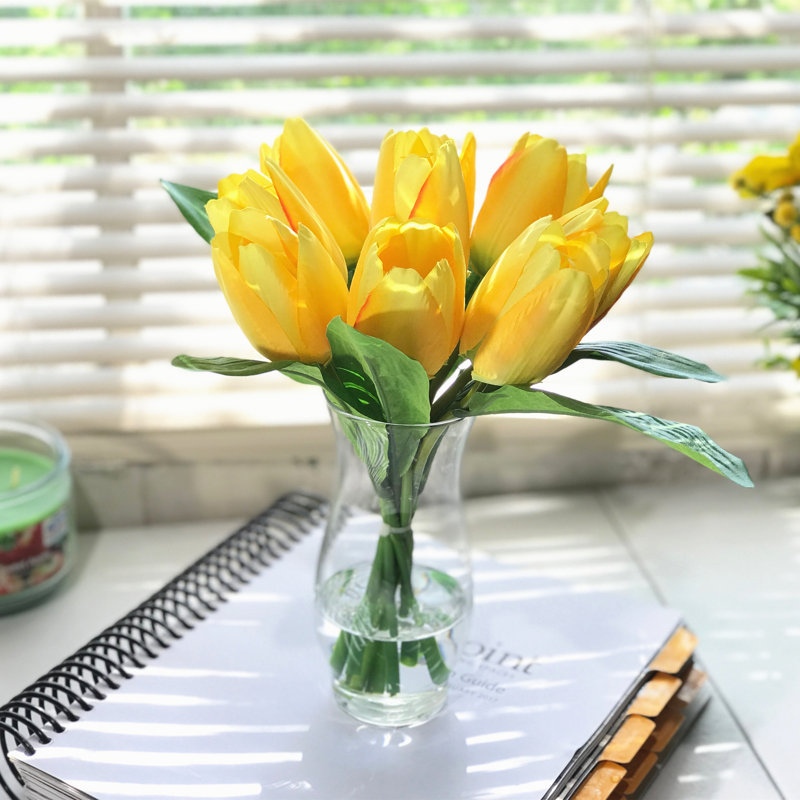 Centre de table tulipes dans un vase, Jaune