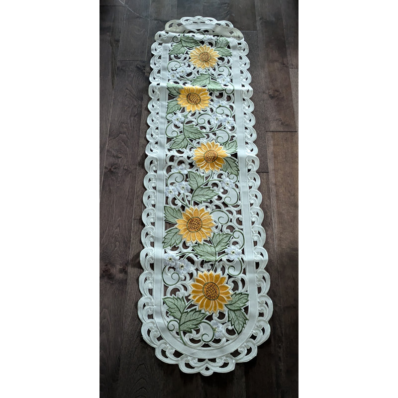 Chemin de table tournesol brodé, L 16 po x L 54 po