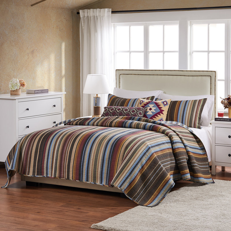 Durango Twin Blue Cotton Reversible Quilt Set with Throw Pillows